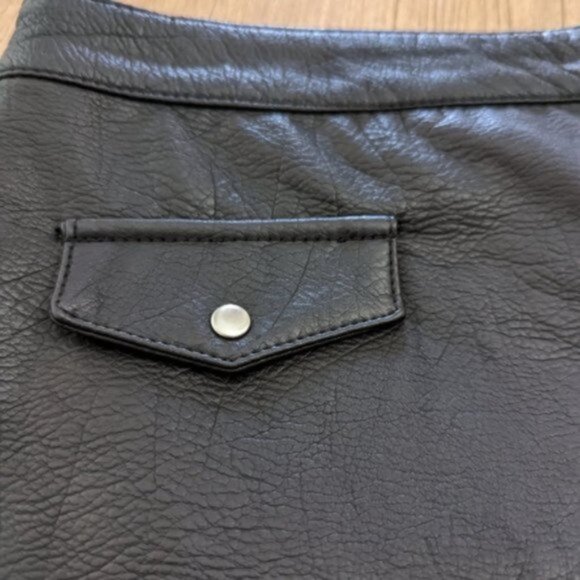 Faux leather asymmetrical zip mini skirt - Picture 2 of 5